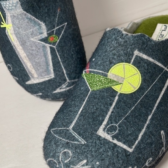 Cocktail Hour Slip On Mules Slides Posie-N-Friends Blue Women’s Slipper 6.5-7 - Picture 10 of 10